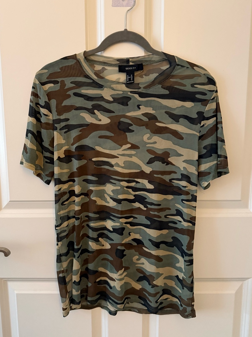 ☀️ Summer Sale! FOREVER 21+ Mesh Camo Crew Neck Top
